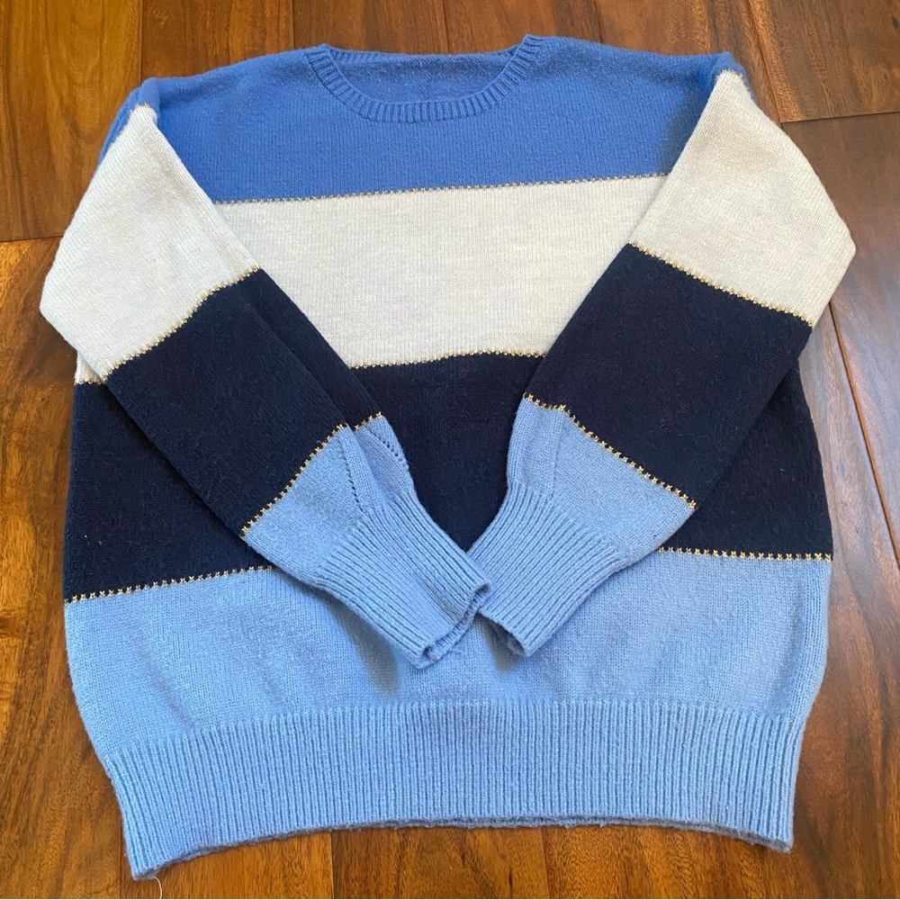 Colorblock Knit Pullover Sweater Size Medium Blue/White Long Sleeve - Picture 1 of 6